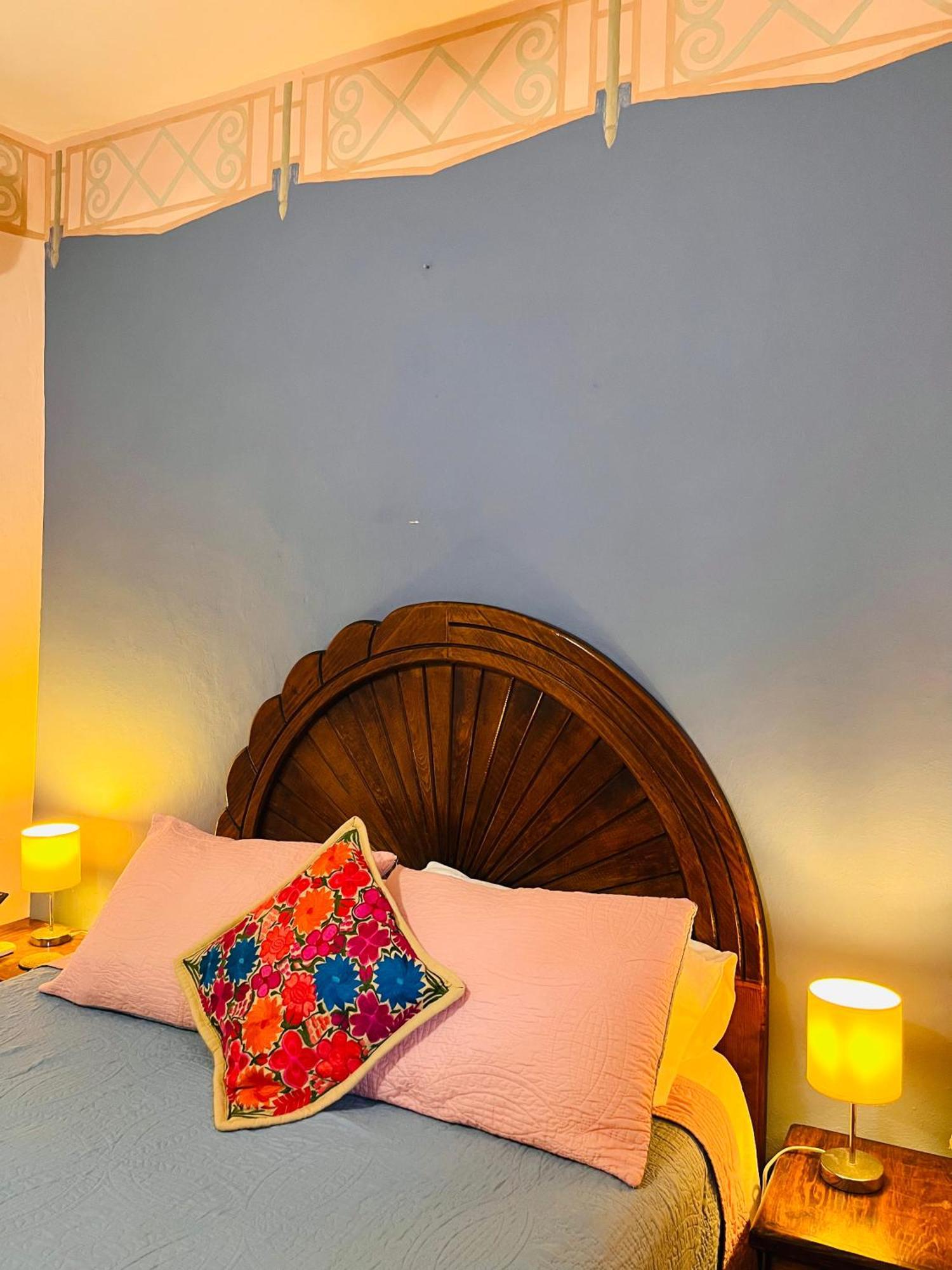 Bed and Breakfast Casa Tres Colibries Мерида Экстерьер фото