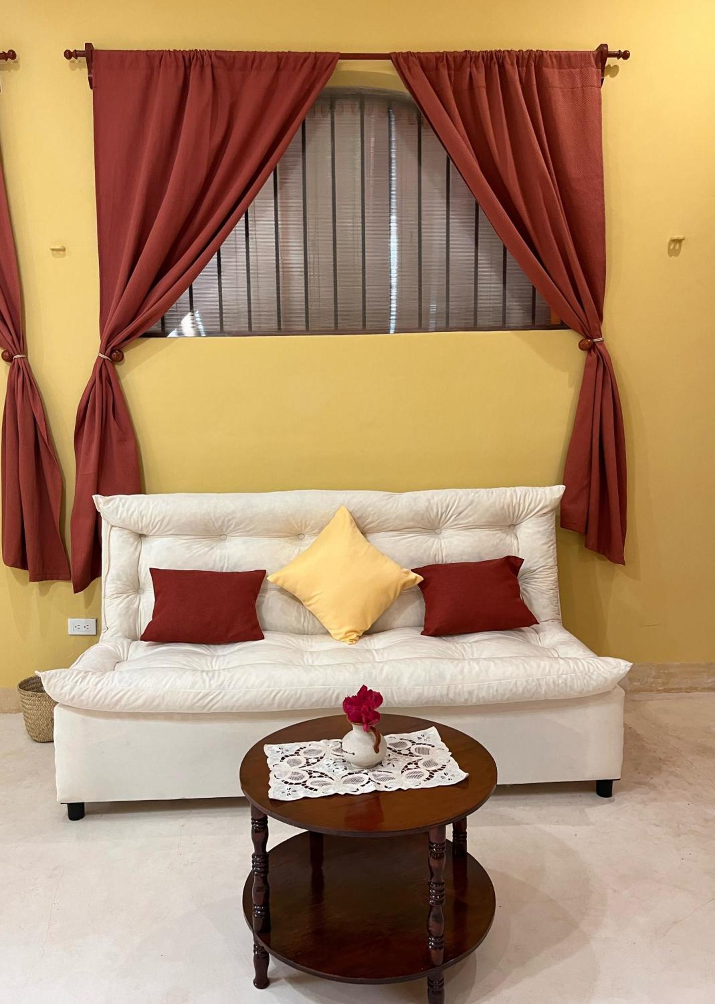 Bed and Breakfast Casa Tres Colibries Мерида Экстерьер фото